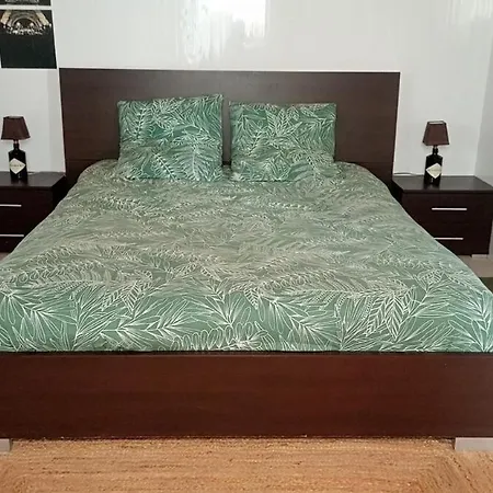 Kanela B-side Machico (Madeira)